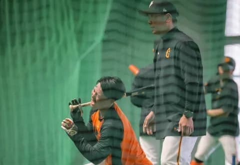 【巨人】阿部監督、バットは水平に最短距離で打つよう若手指導ｗｗｗ