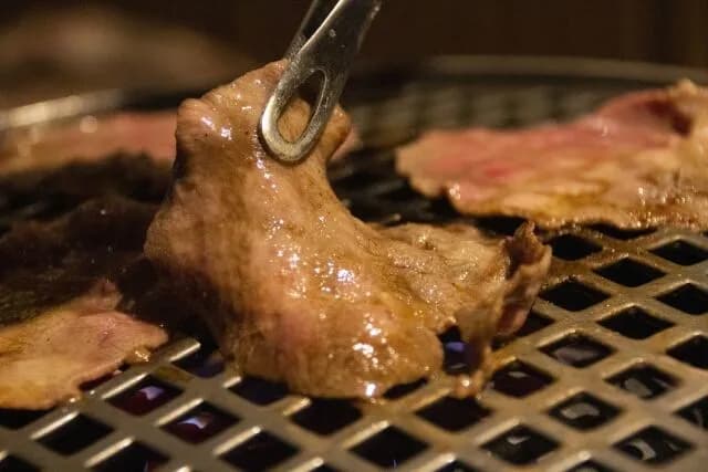 焼肉で最初にタン焼き出すアホwwwwwwwwww