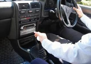 【疑問】MT車ってそんなに難しくないのに、現代日本人は敬遠するの・・・・・？