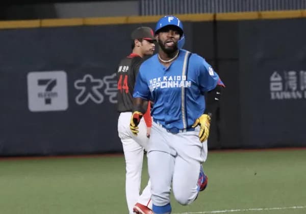 新助っ人カストロ、本物かｗｗｗｗｗｗｗｗｗｗ