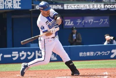 DeNAのセンターってヒュンメルで良い？？