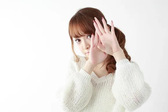 【画像】女の子が独り外食出来ない理由、陰のせいだった・・・・・・・・・・・・・・・