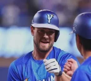 DeNAヒュンメルが「1番・中堅」で初先発　新加入の両打ち外野手「新しいスタートが切れたのはよかった」