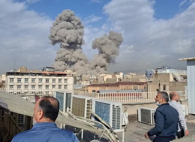 【悲報】イランご自慢のドローン部隊、アメリカ軍の前に全く役立たずｗｗｗ