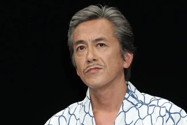 【悲報】寺島進さん謝罪　小5息子が学校で電子タバコを回し吸い