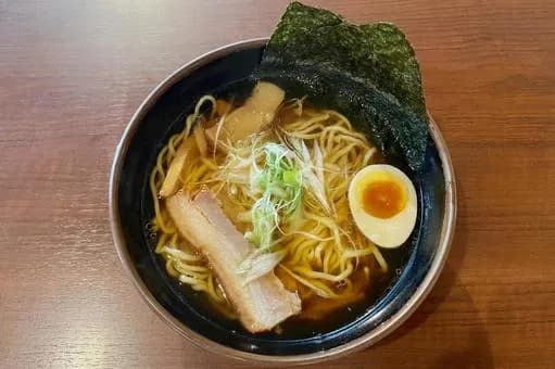 【悲報】ラーメン290円←安いラーメン500円←普通ラーメン750円←ぼったくりｗｗｗｗｗｗｗｗｗｗｗｗｗｗｗｗ