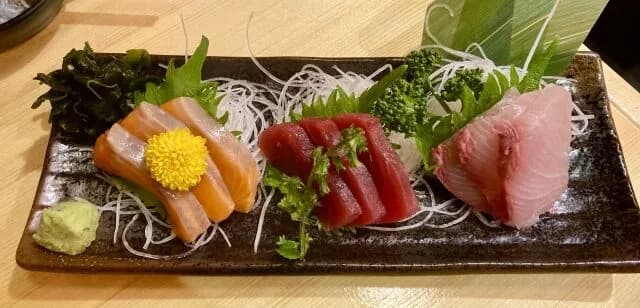 居酒屋でお刺身3点盛り頼んだ時の理想系w