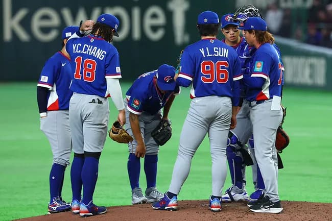 WBC開幕戦はいきなり波乱！　プレミア12王者・台湾が豪州に敗れる…主将は死球交代、日本最大のライバルに暗雲　超満員の台湾ファンため息