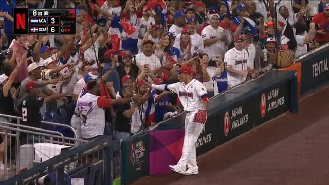 【WBC】 ドミニカ、結局大勝！ マチャド連続ファインプレーで観客とハイタッチ　代打クルーズ超特大ホームランでド派手なパフォーマンスｗｗｗｗ