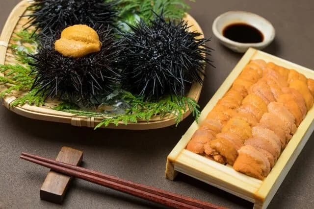 ウニ（採るの簡単です養殖簡単です下処理簡単ですアンチ多いです）←これが高級品扱いな理由