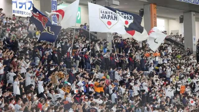 カープ発祥『スクワット応援』世界にバレるｗｗｗ