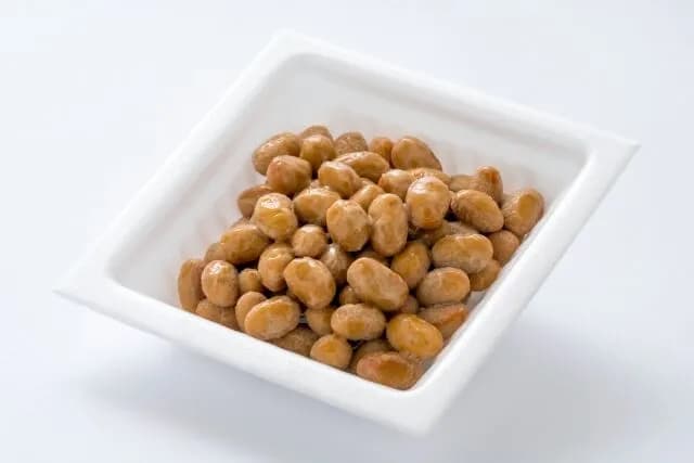 納豆混ぜるとき容器の底を破壊する奴ｗｗｗｗｗｗｗｗｗｗｗｗｗｗ