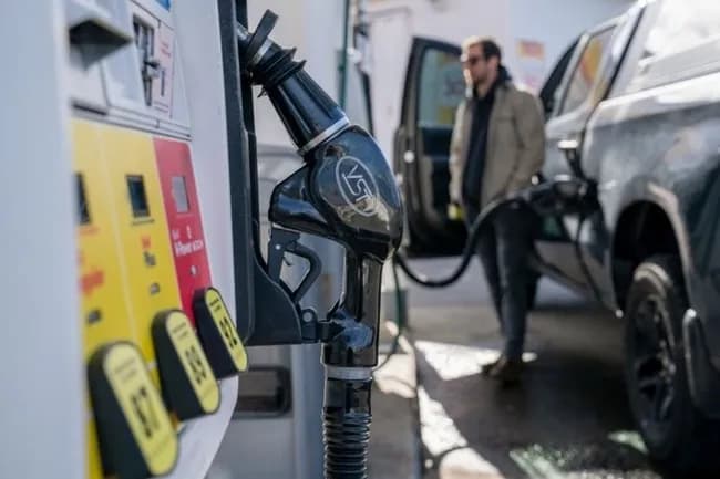 トランプ政権「原油が高くなってるの！どうして！？」