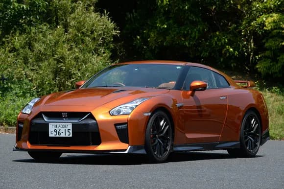 【朗報】ミニバン・SUV全盛期の今、クーペに乗ってる俺ってかっこよくねぇか？ｗｗｗｗｗｗ