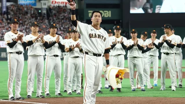 巨人長野久義、引退試合で有終の美！センター前ヒットに大歓声←カープファンの反応