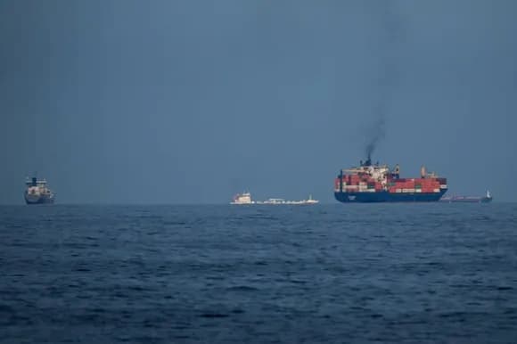 【悲報】イラン「ワイらの味方だけホルムズ通ってよし」←早々に高市が交渉カード捨てた日本終了・・・・・・