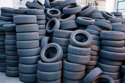 【画像】タイヤ交換した方がいい？ｗｗｗｗｗｗｗｗｗｗｗｗｗｗｗｗ