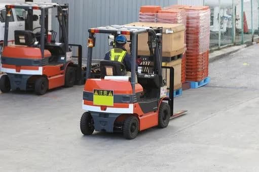 【急募】フォークリフトの免許て簡単にとれる？ｗｗｗｗｗｗｗｗｗｗｗｗｗｗｗｗ
