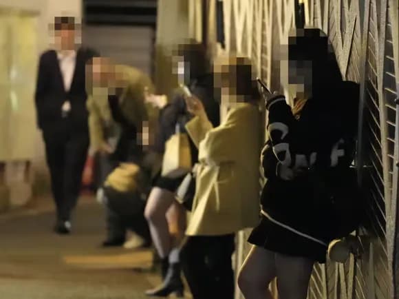 【悲報】立ちんぼ女性、112人も逮捕されるｗｗｗｗｗｗｗｗｗ