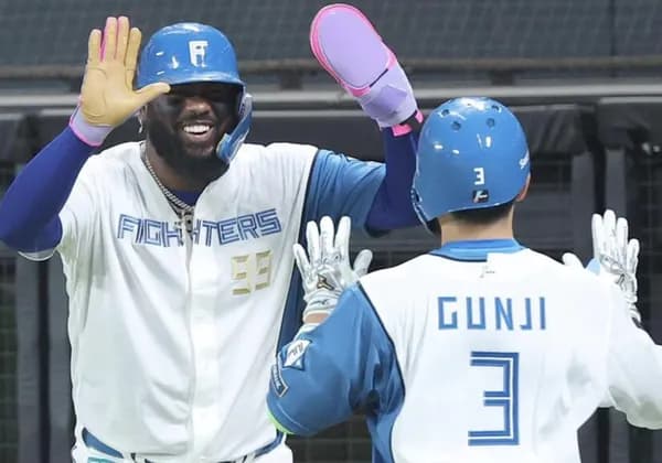 日本ハム、DeNAに競り勝ちオープン戦単独首位浮上！郡司1号&レイエス2号！加藤7回2失点