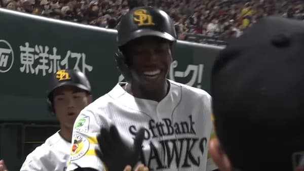 猛アピールのイヒネに小久保監督は「打撃は評価。走塁まだまだ。満足しちゃダメ」