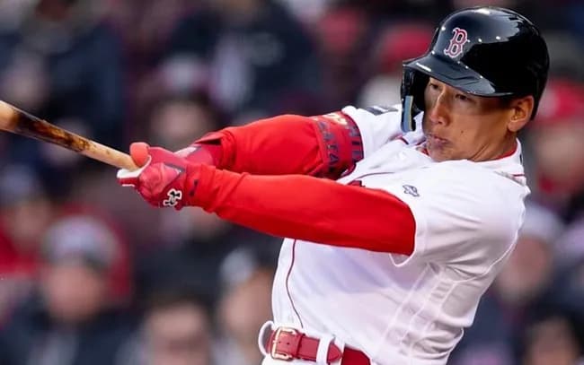 NPBファン「BOSが吉田正尚をスタメン起用しないのは人種差別！アブレイユより吉田なんだぁああ！！」