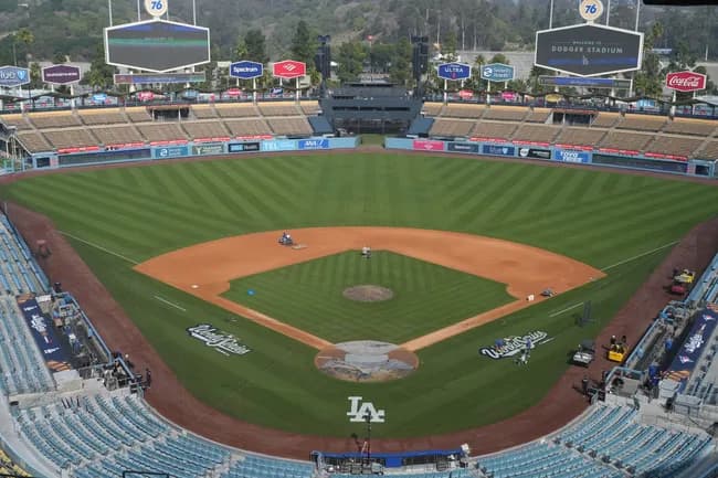 ドジャース、本拠地の名前が「ユニクロ・フィールド」になる模様ｗｗｗｗｗｗｗ