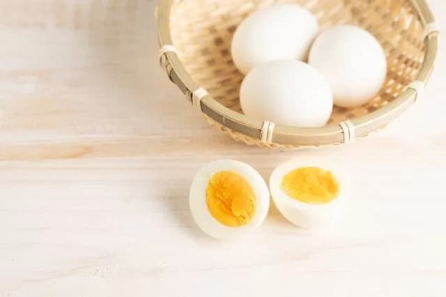 【命題】ゆでたまごって、食うとめっちゃ栄養価高いんだな