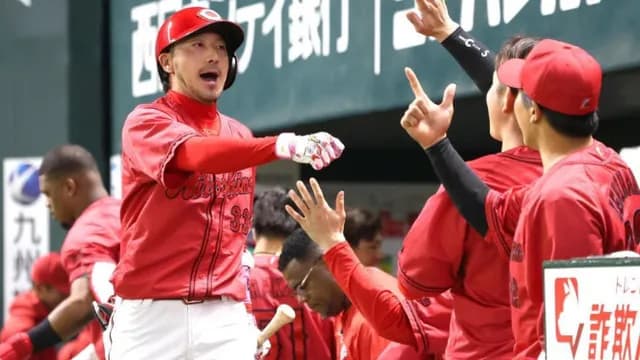 カープ菊池涼介1号ホームラン！SB鈴木豪太からベテラン健在弾！！