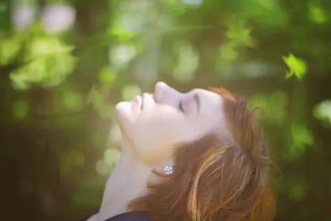 （ヽ´ん`)「毎月必ず5万円使う、休日は必ず外出する、このルールを課したら人生が充実した」