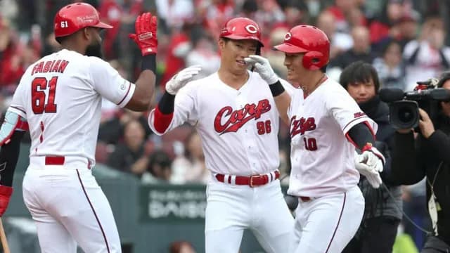 カープ佐々木2ラン＆猛打賞3打点！平川2安打1打点！奨成3出塁！栗林3回3失点。赤木アリアら0封も益田炎上。代打秋山同点打で引分け【広島5-5SB/OP戦試合結果】