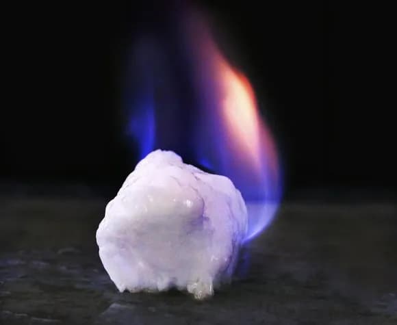 【朗報】日本、メタンハイドレート、レアアースに続き天然ガスを発見ｗｗｗｗｗｗ