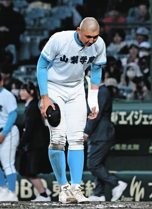【センバツ高校野球】プロ注目の二刀流、山梨学院・菰田陽生は左手首骨折、2回戦以降の出場は絶望的