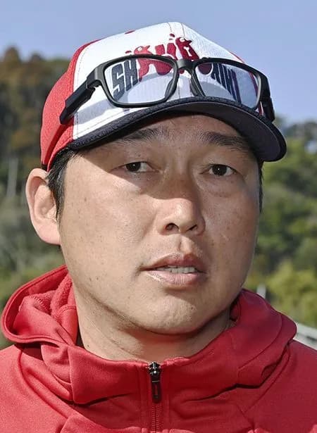 ルーキー投手に「それでもプロか！」とブチギレ…“2年連続Bクラス”広島・新井貴浩監督（49）が「優しい兄貴分」から「鬼」に豹変