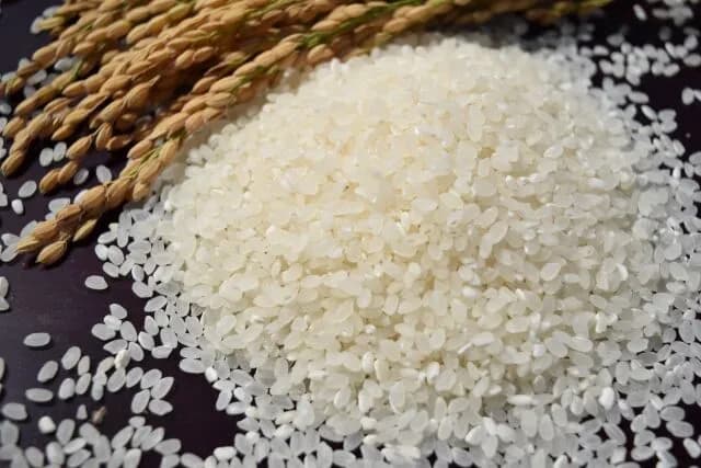 米卸「せっかく値下げしてやったのに、なぜ国民は米を買わないんだ！」