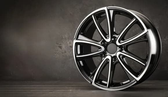 【疑問】純正以外の『ホイール』に変えるやつって正直きもいよなｗｗｗｗｗｗｗ