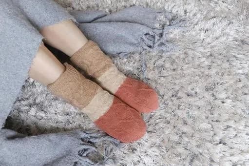 【急募】靴下ってどこで買ったらコスパええんや？ｗｗｗｗｗｗｗｗｗｗｗｗｗｗｗｗ