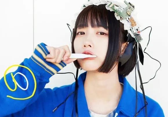 【画像】あのちゃん(顔可愛い、スタイル良い、歌上手い、ギター弾ける、面白い)←欠点なくね？