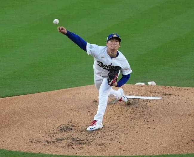 山本由伸　6回まで2失点　日本選手初の2年連続開幕白星へ　先制2ラン被弾も味方の強固な援護