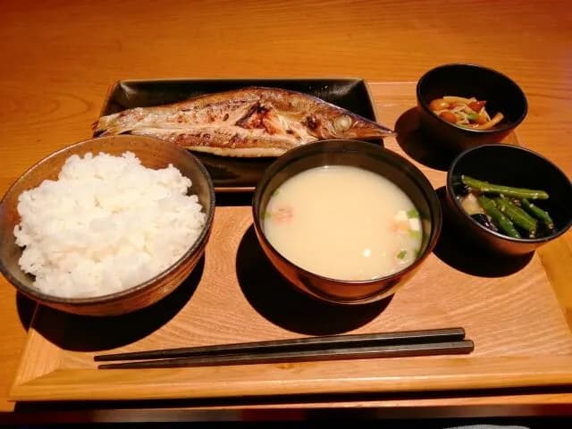 【悲報】定食の味噌汁、ガチでいらないwwwwwwwwwwwwwwwwww