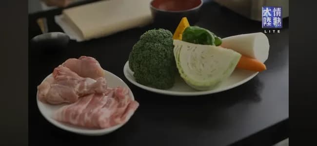 【画像】土井善晴料理研究家、とんでもないお味噌汁を提唱してしまう