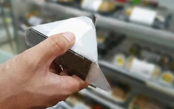 【朗報】コンビニで買える日本人の主食、ついに「米粒状澱粉加工品」になるｗｗｗｗｗｗｗｗ