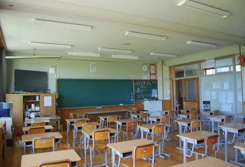 【悲報】日本の教育「考える力を養え！」→入試「暗記した量で合否決めます😊」ｗｗｗｗｗｗｗｗｗｗ