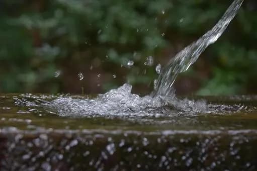 【疑問】金ないんやが、無料で水くめるところない？ｗｗｗｗｗｗ