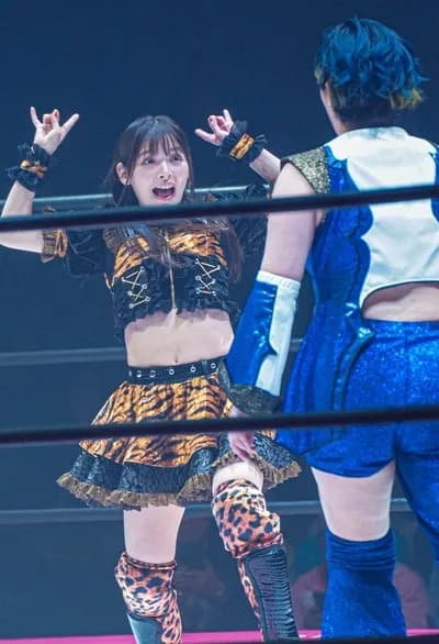 大人気声優の上坂すみれがプロレス出てて草