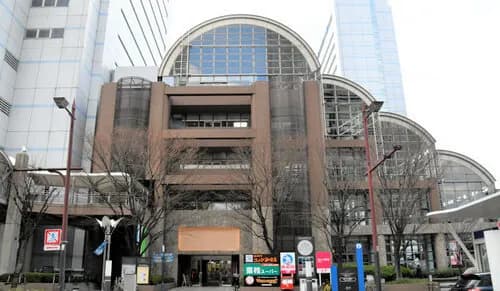 【悲報】小学校で性行為してた教師、漫画みたいなバレ方をする