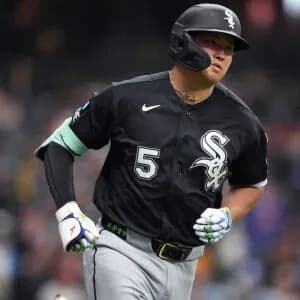 村上宗隆通訳「ムネさんはプロ意識が凄い。ハンバーガーやピザは食べない。甘い物も口にしない」