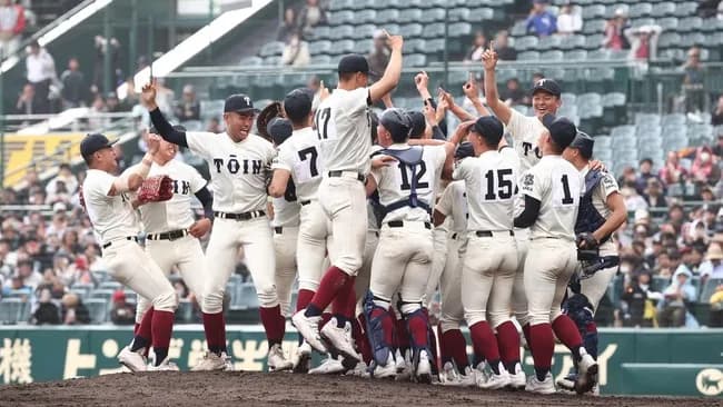 大阪桐蔭・川本(192cmの大型左腕、本日15奪三振)👈こいつが所属しそうな球団