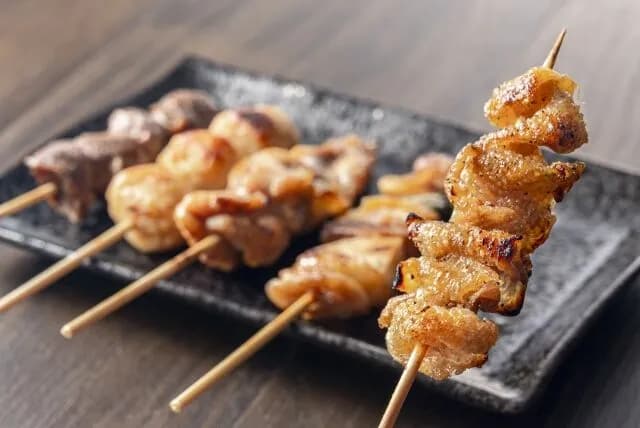 焼き鳥でたれ皮好きな奴ｗｗｗ