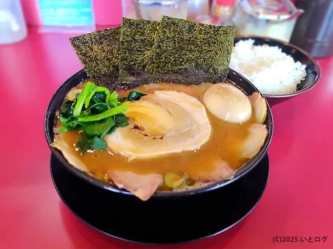 家系ラーメン屋「明日からラーメンを700円値上げしますwwwwww」→「エイプリルフールの冗談でした……」